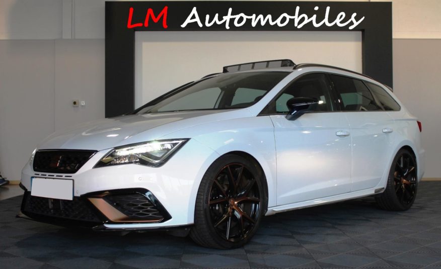 SEAT LEON CUPRA ST R 300 4DRIVE DSG PANO ACC DCC CAMERA VIRTUAL BEATS